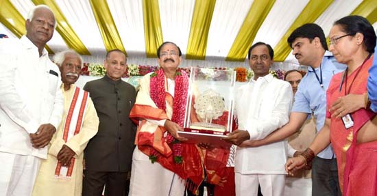 సీఎం కేసీఆర్‌కు ఉపరాష్ట్రపతి ధన్యవాదాలు