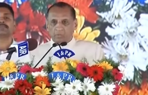 అడ్రస్‌ మారింది  కానీ డ్రెస్‌ మారలేదు