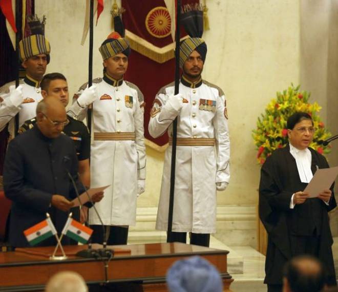 చీఫ్ జస్టిస్ గా ప్రమాణ స్వీకారం చేసిన దీపక్ మిశ్రా