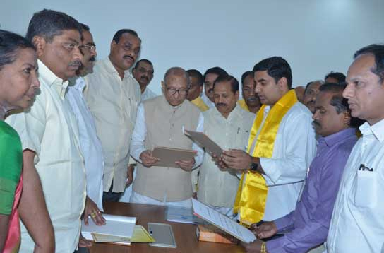 ఎమ్మెల్సీగా నారా లోకేశ్‌  ప్రమాణ స్వీకారం