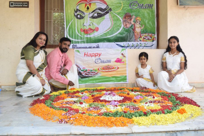 కేరళ ప్రజలు అత్యంత ప్రతిష్టాత్మకంగా జరుపుకొనే పండగ ఓనం