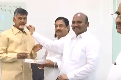 సీఎం చంద్రబాబు నివాసంలో సంబరాలు