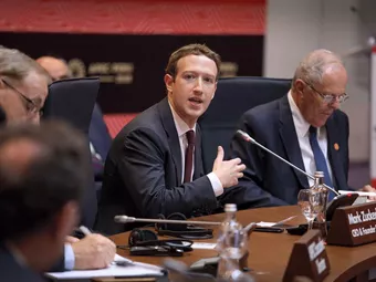 వలసదారులకు బాసటగా గూగుల్‌, యాపిల్‌, ఫేస్‌బుక్‌