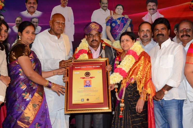 “తెలుగు సినిమా వరల్డ్ రికార్డ్స్”లో  తుమ్మలపల్లి రామసత్యనారాయణకు స్థానం!!