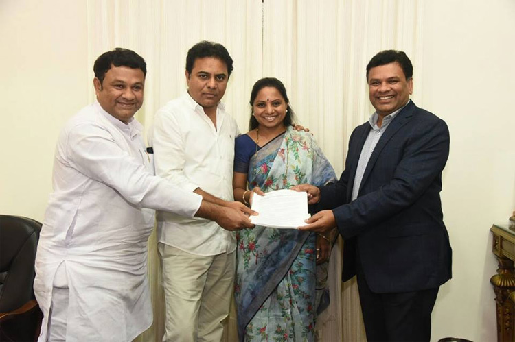 ఐటీ హబ్‌గా నిజామాబాద్‌ : కేటీఆర్‌