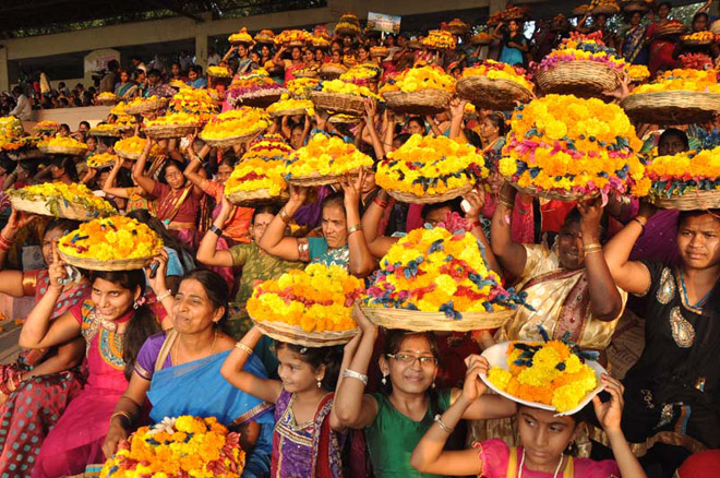 ఈ నెల 26న మహాబతుకమ్మ సంబురాలు