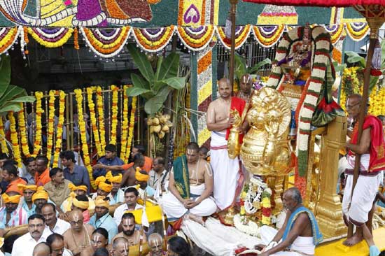 అత్యంత వైభవంగా ప్రారంభమైన బ్రహ్మోత్సవాలు