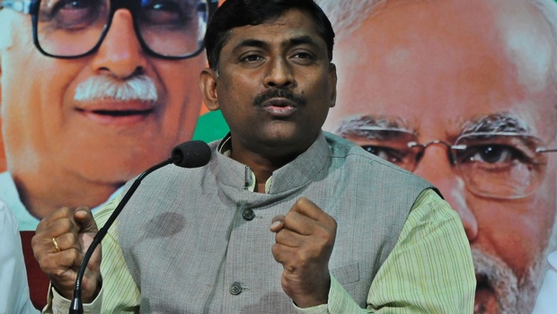 మాతో కలిసుండాలని చంద్రబాబే అనుకోవడం లేదు: మురళీధర్ రావు