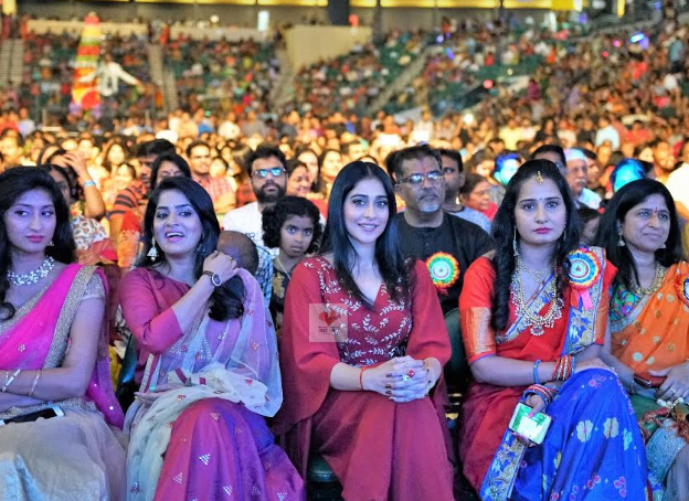 డల్లాస్ లో అంగరంగ వైభవంగా టీపాడ్ బతుకమ్మ-దసరా వేడుకలు