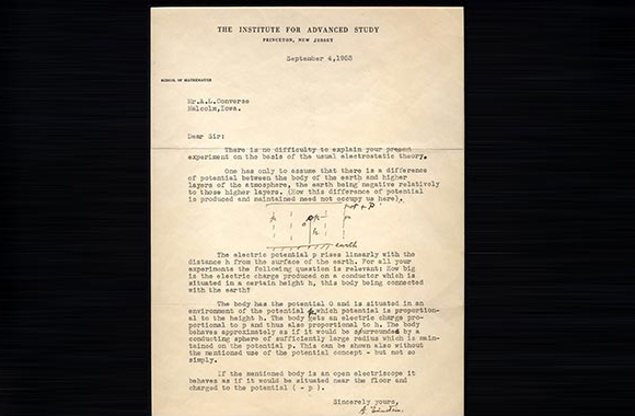 35 లక్షలు పలికిన ఐన్ స్టీన్ లేఖ