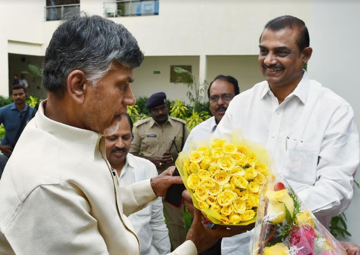 చంద్రబాబు నాయుడు కి శుభాకాంక్షలు తెలిపిన యల్.వి.ఎస్.ఆర్.కె. ప్రసాద్.