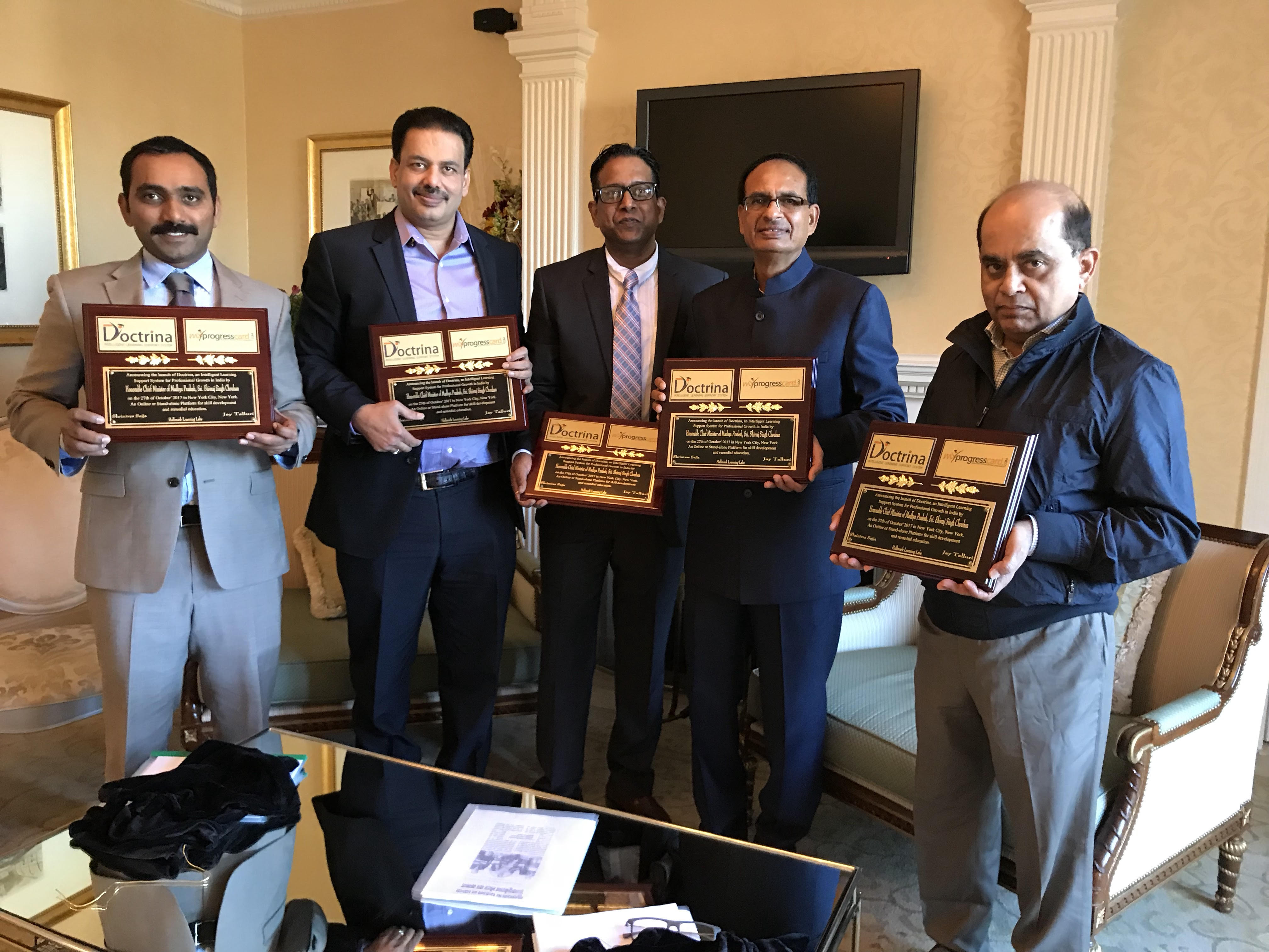 హాల్‌మార్క్‌ లెర్నింగ్‌ ల్యాబ్‌ కార్యక్రమాలను ప్రశంసించిన ఎంపి సిఎం చౌహాన్‌