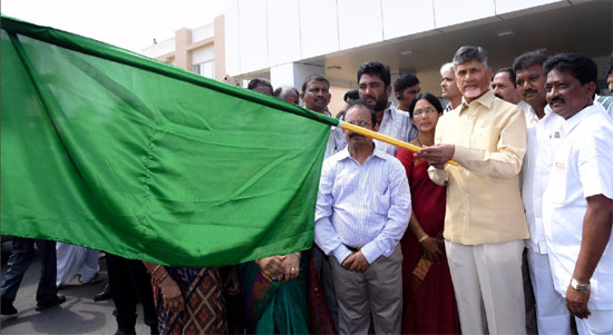 సింగపూర్‌కు రాజధాని రైతులు