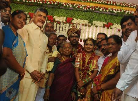 వరంగల్‌ వచ్చిన సీఎం చంద్రబాబు