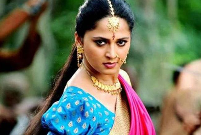 చిన్నతనం నుంచి అతనంటే పిచ్చి….ప్రేమలో పడిపోయా