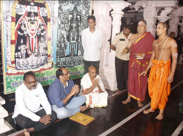 లక్ష్మీపార్వతి అనే దుష్టశక్తి నుండి కాపాడు స్వామీ : కేతిరెడ్డి