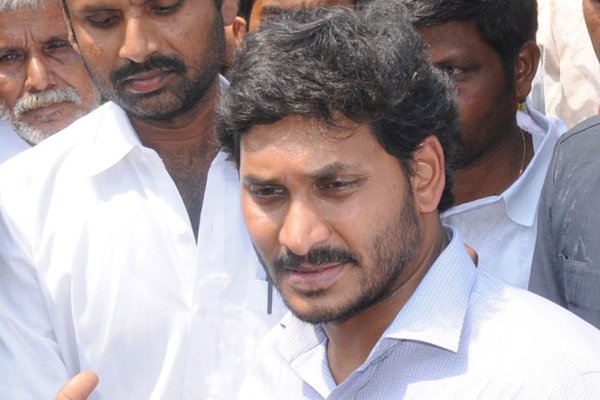 పాదయాత్రకు మళ్లీ బ్రేక్