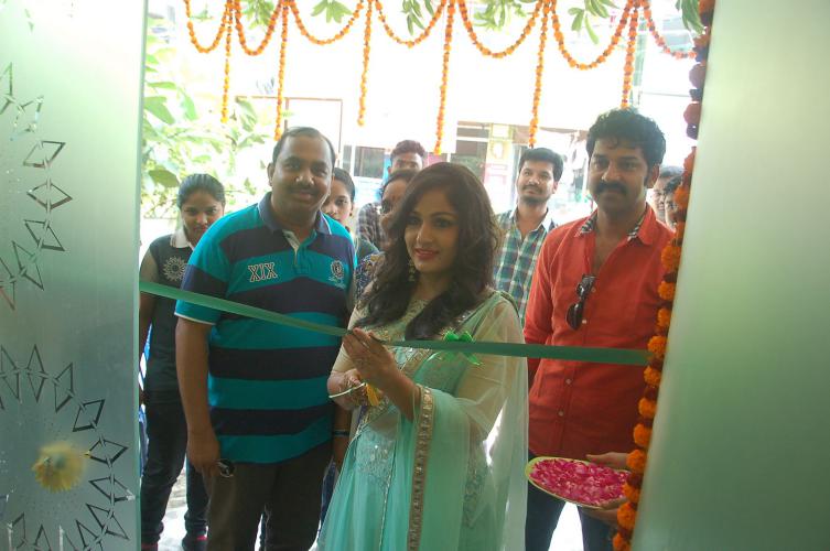Actress Madhavi Latha Launches Vasundhara Salon at Rajahmundry