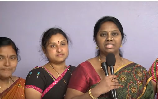 ‘దేవిశ్రీ ప్రసాద్’ చిత్రాన్ని వీక్షించిన మహిళా సంఘ సభ్యులు