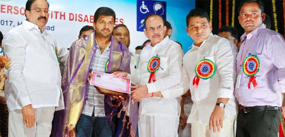 అనీల్ రావిపూడి కి ద‌క్కిన గొప్ప గౌర‌వం