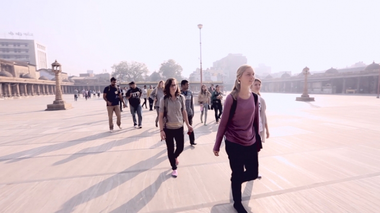 కాలుష్యంలో నడక… నిష్ప్రయోజనం