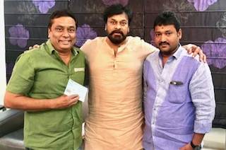 మనం సైతం సభ్యులను అభినందించిన మెగస్టార్ చిరంజీవి