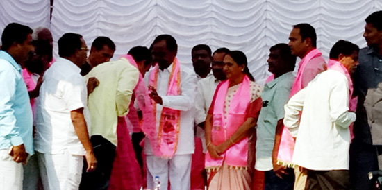 టీఆర్ఎస్ లో చేరిన ఉమామాధవరెడ్డి