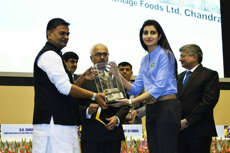 రాష్ట్రపతి చేతుల మీదుగా అవార్డు అందుకున్న నారా బ్రాహ్మణి