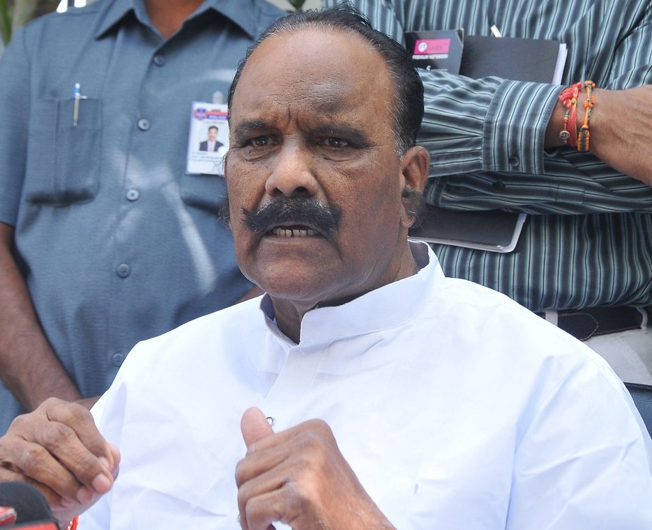 ఘనంగా మహాసభలు : నాయిని