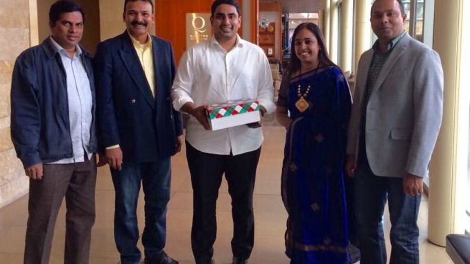 లోకేష్కు స్వాగతం పలికిన ఏపీఎన్ఆర్టీ ప్రతినిధులు