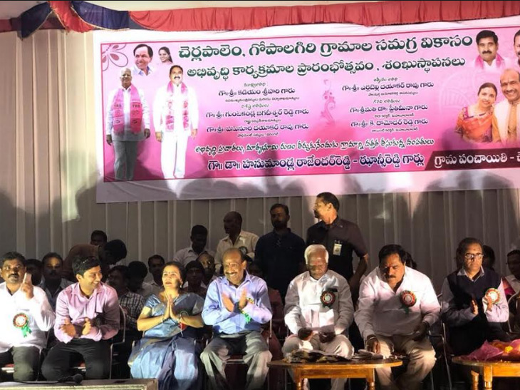 ఝాన్సీరెడ్డి దంపతుల సేవలు అభినందనీయం