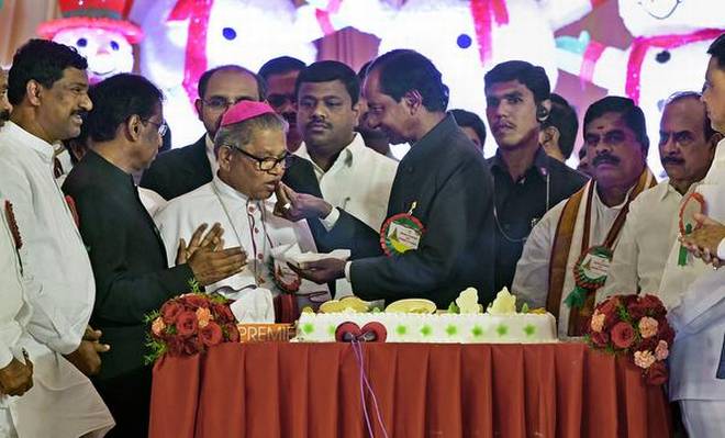 ఘనంగా క్రిస్మస్ వేడుకలు ఘనంగా క్రిస్మస్ వేడుకలు