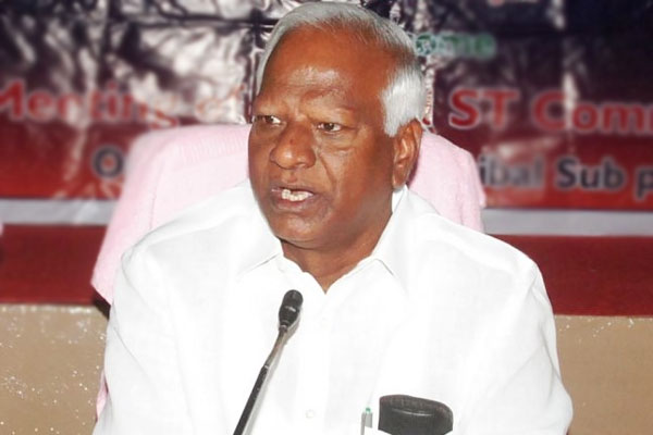 మేడారం జాతర ఏర్పాట్లపై  సమీక్ష