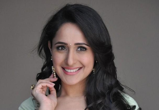 ప్రగ్యాకు మరో అవకాశం!