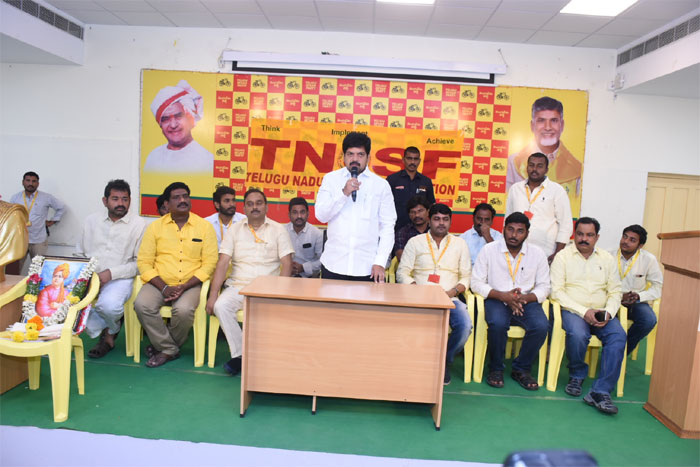 యువతకు ఆదర్శం స్వామి వివేకానంద : కొల్లు