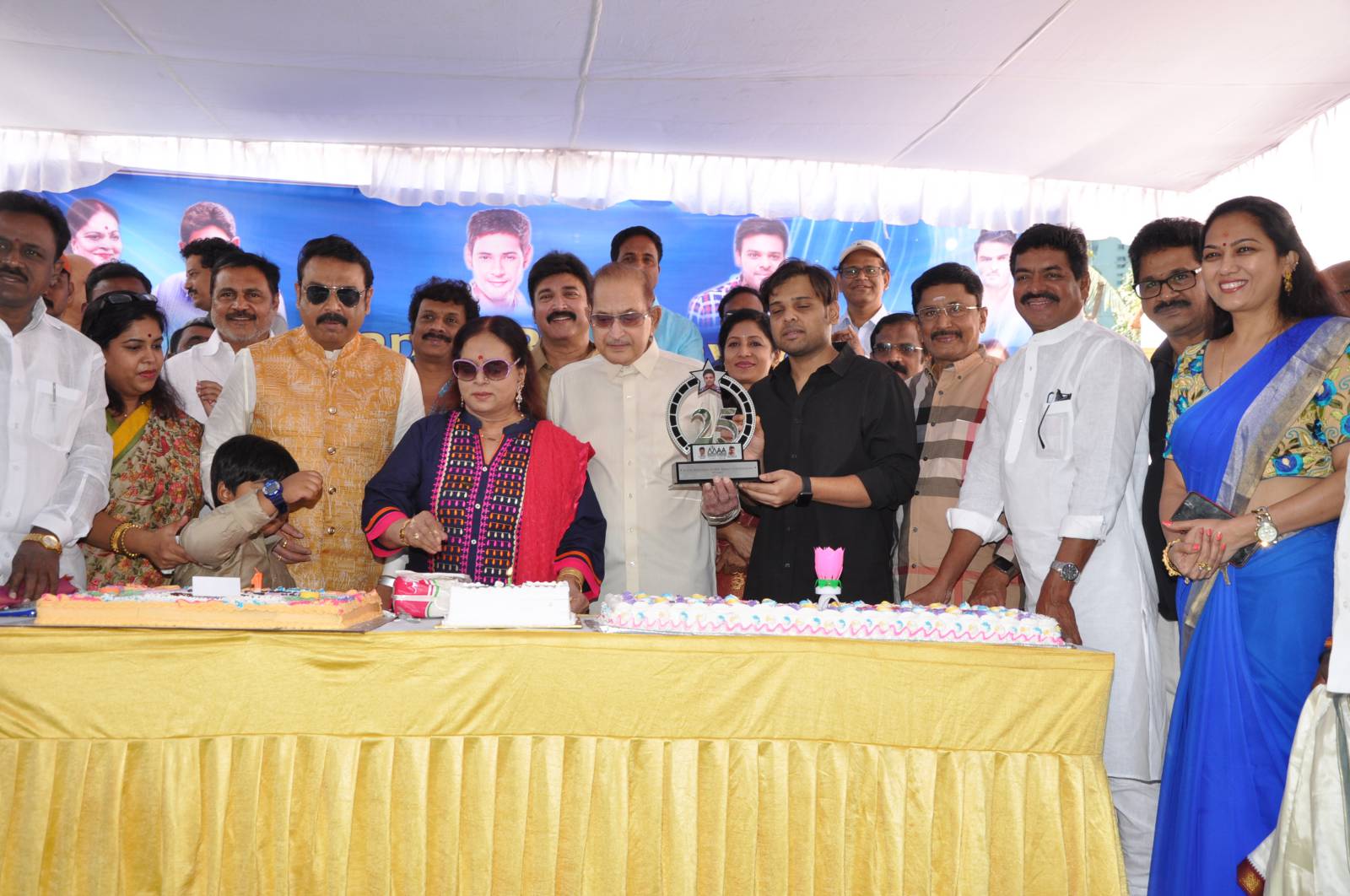 త్వరలోనే విజయకృష్ణ పేరుతో ట్రస్ట్ ఆరంభించి అవసరార్ధులను ఆదుకొంటాను !!