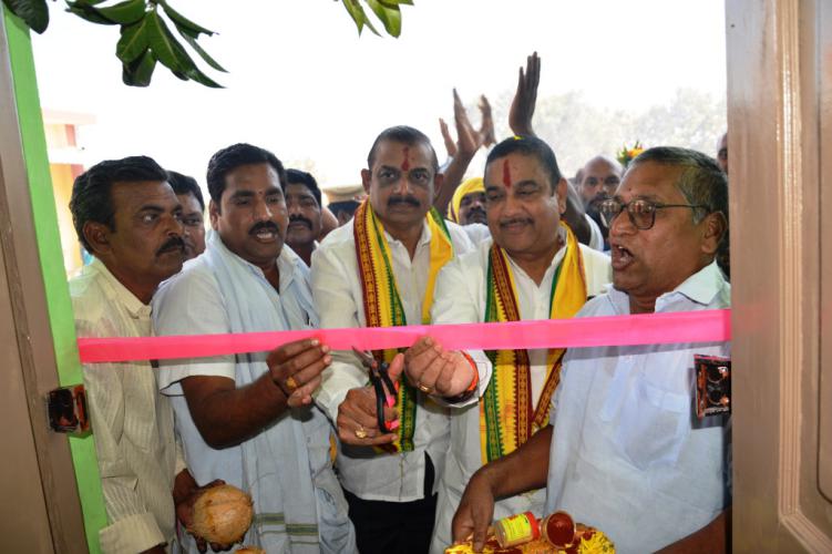 భామినిలో గిడ్డంగులను ప్రారంభించిన కిమిడి కళా వెంకట్రావు, యల్.వి.ఎస్.ఆర్.కె.ప్రసాద్