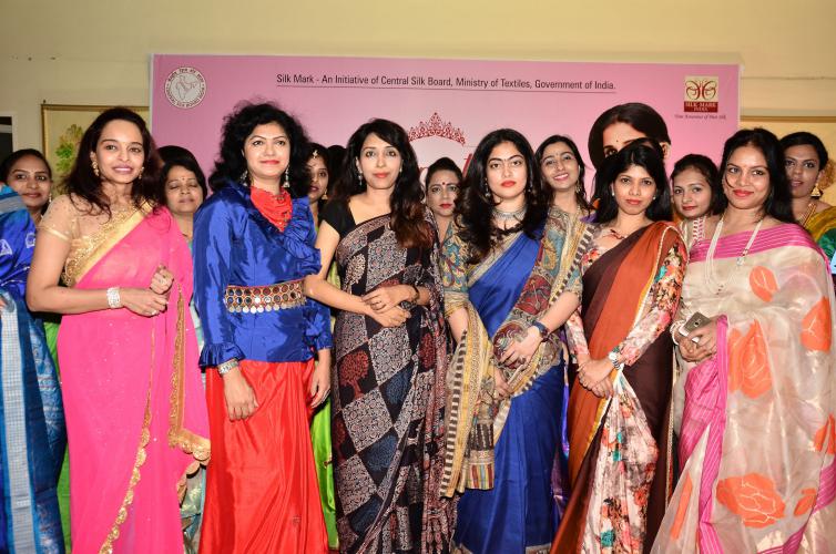 ‘Hyderabad Srimathi Silk Mark’ Auditions Held  Aspirants mesmerised in traditional look
