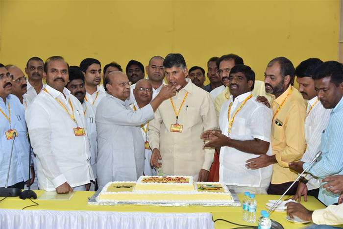 సీఎం చంద్రబాబుకు అభినందనలు