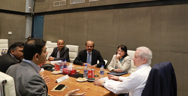 టీ హబ్ ను సందర్శించిన అమెరికా రాయబారి