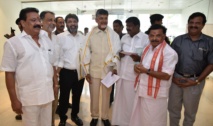 Suresh Chukkapalli and Prayar Gopalakrishnan meets CM Chandrababu Suresh Chukkapalli and Prayar Gopalakrishnan meets CM Chandrababu