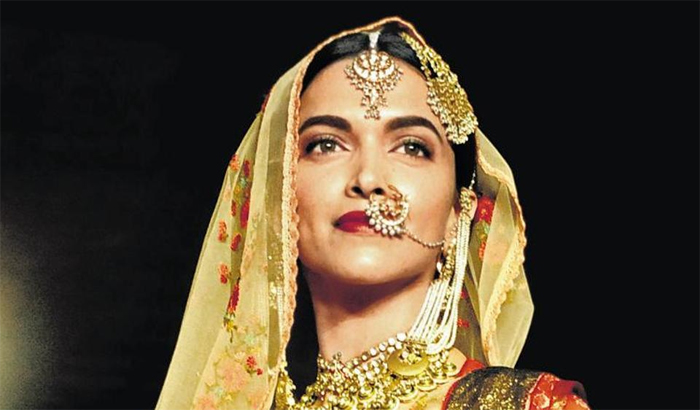 నగలు మోయలేనంటున్న దీపిక