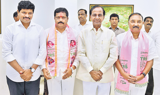 మూడు స్థానాలూ టీఆర్ఎస్ ఖాతాలోకే