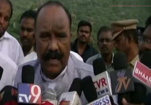 కేంద్రం నిధులివ్వడం లేదు…