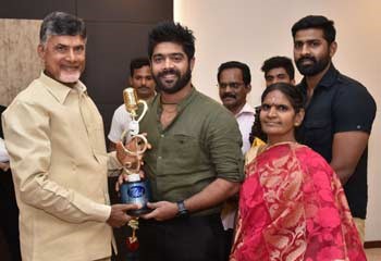 ఇండియన్‌ ఐడల్‌ విజేతకు సీఎం చంద్రబాబు సత్కారం