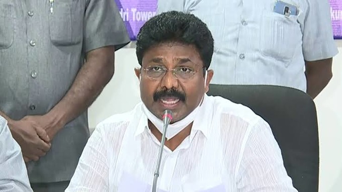 జగన్ తరుపున మాట ఇస్తున్నా, పరిక్షలకు భయం వద్దు: ఏపీ మంత్రి