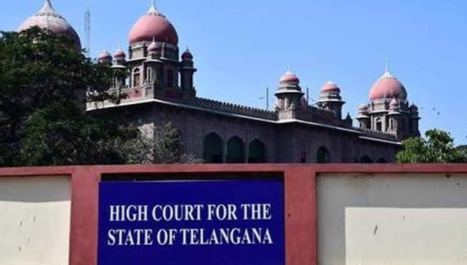 అన్ని జిల్లాల్లో టోల్‌ఫ్రీ  నెంబర్ లు ఏర్పాటు చేయండి : హైకోర్టు