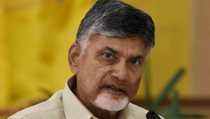చంద్రబాబుపై క్రిమినల్ కేసు నమోదు