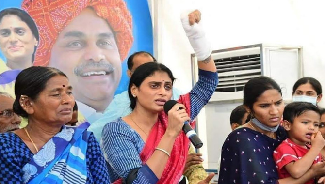 ఇక షర్మిలకు సలహాలిచ్చేదెవరు..!?