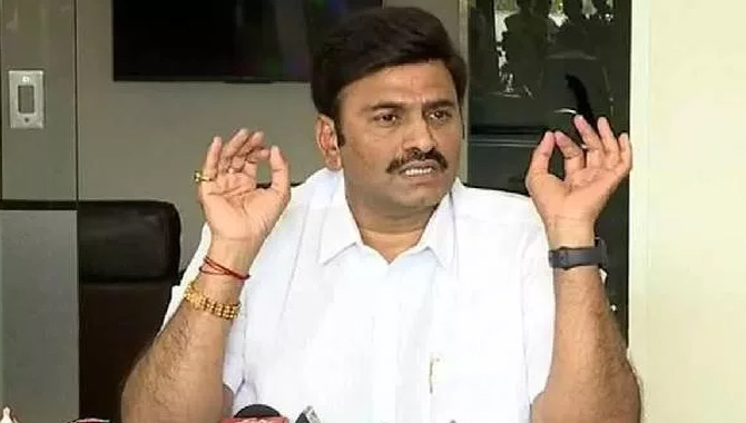 రఘురామ కృష్ణరాజుకు హైకోర్టులో చుక్కెదురు